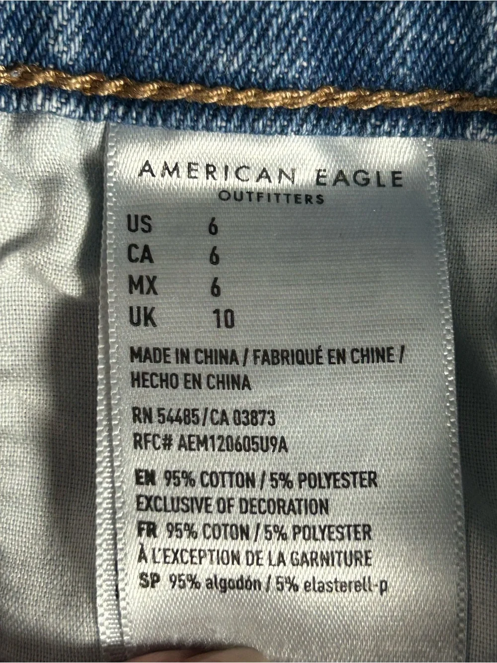 American Eagle High-Rise Pleated Mom Denim Shorts - Light Acid Wash, Size 6